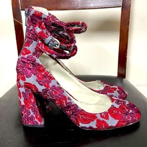 1 State Floral Heels